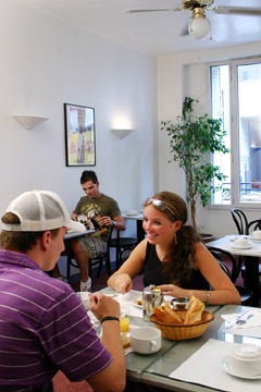 Hotel 2 etoiles Merryl - Connexion Internet Haut Debit  Champs Elysees   basilique du Sacre Coeur